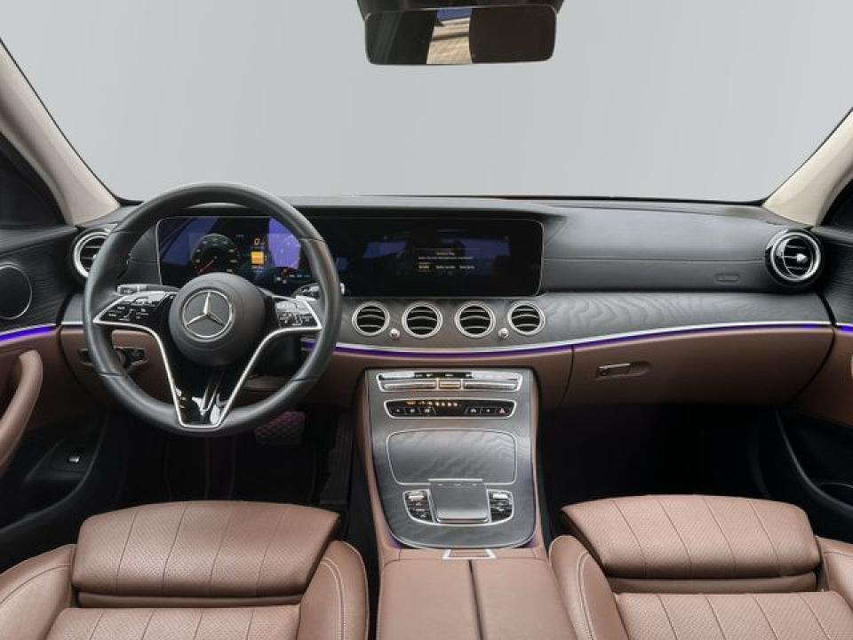 Mercedes-Benz E 200 AMG Line - foto 7