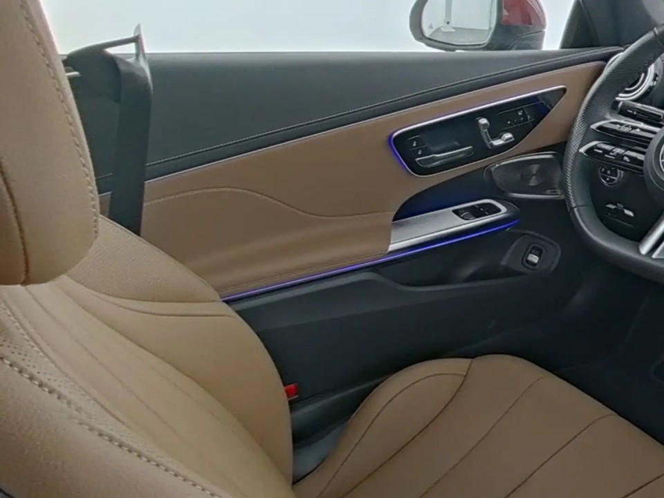 Mercedes-Benz CLE 300 4MATIC AMG - foto 6