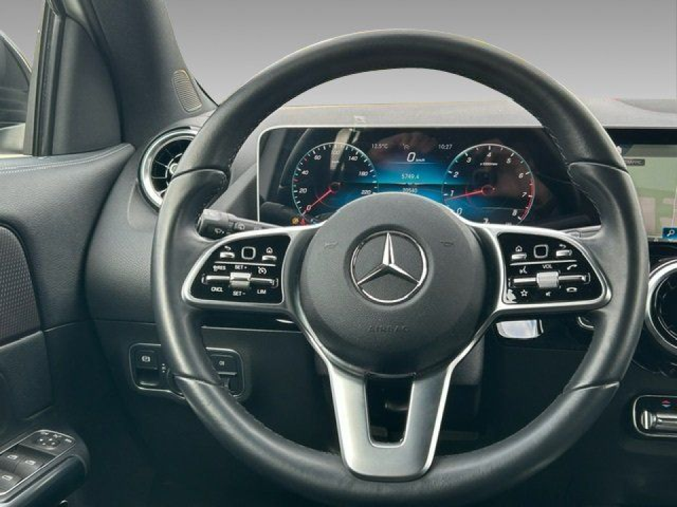 Mercedes-Benz GLA 200 - foto 11
