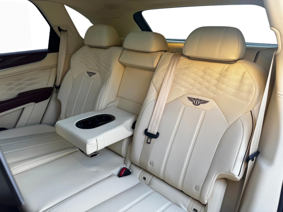 Bentley Bentayga Azure - foto 10