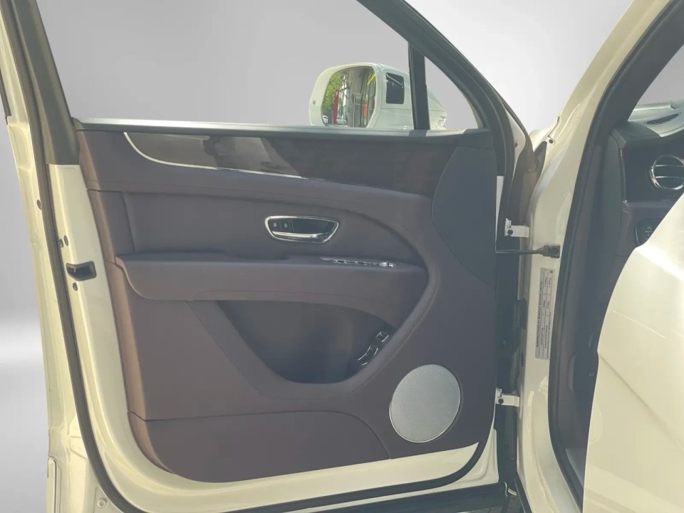 Bentley Bentayga - foto 21