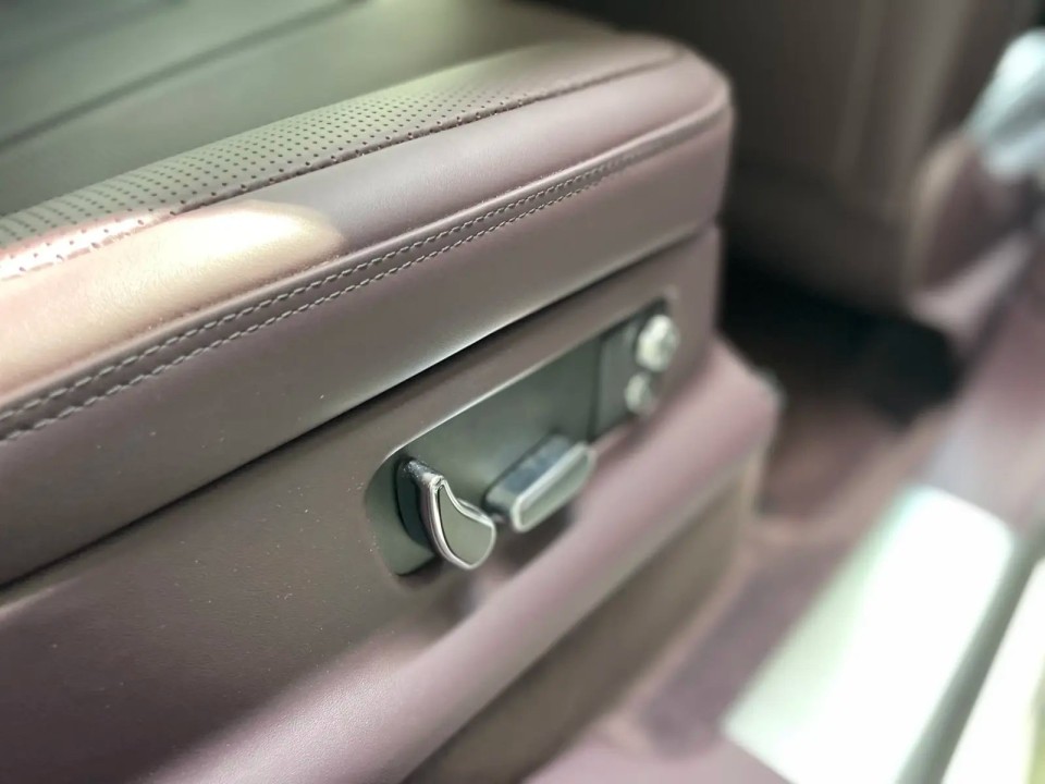 Bentley Bentayga - foto 24