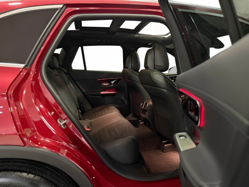 Mercedes-Benz GLC 300d 4MATIC AMG - foto 31