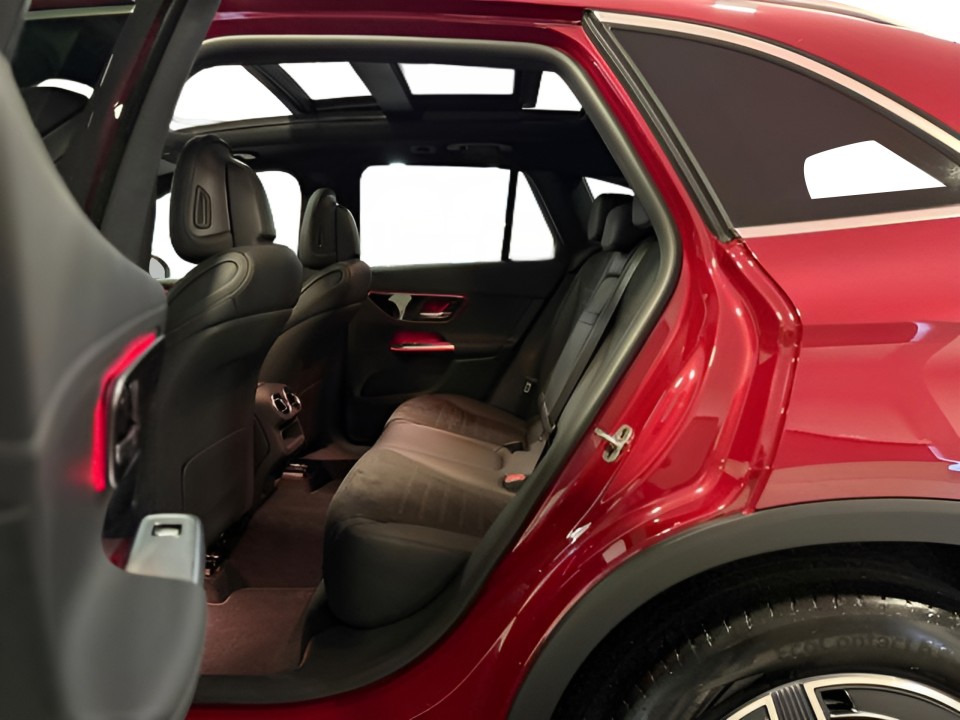 Mercedes-Benz GLC 300d 4MATIC AMG - foto 32