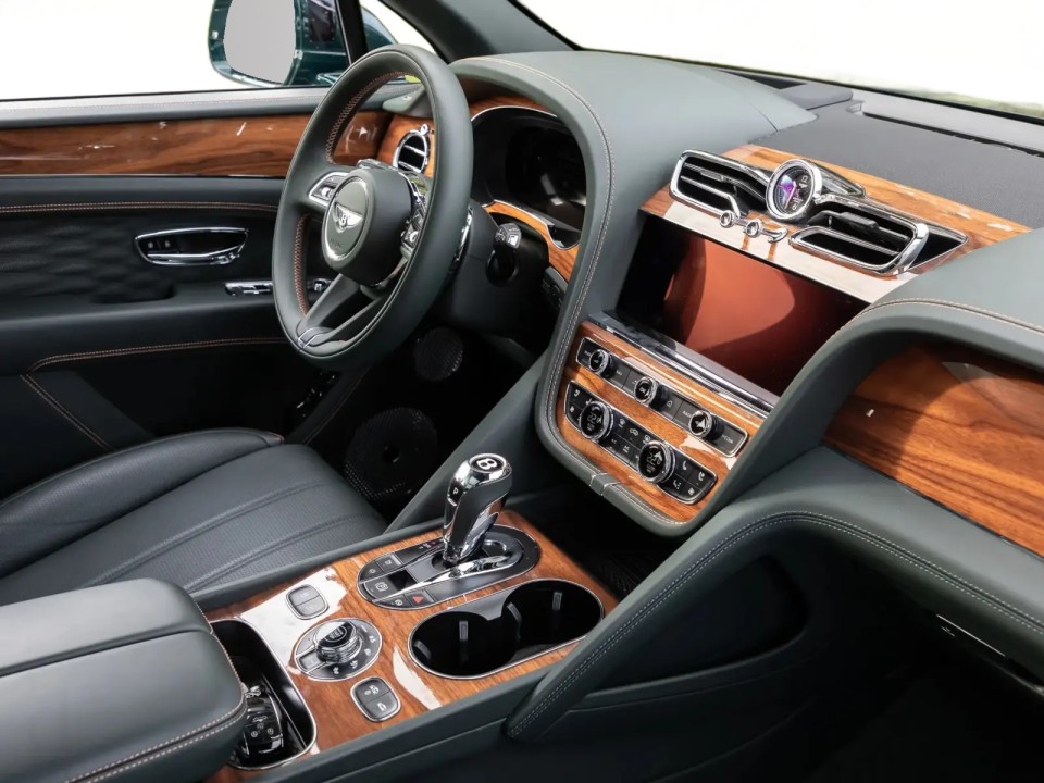 Bentley Bentayga Azure - foto 9