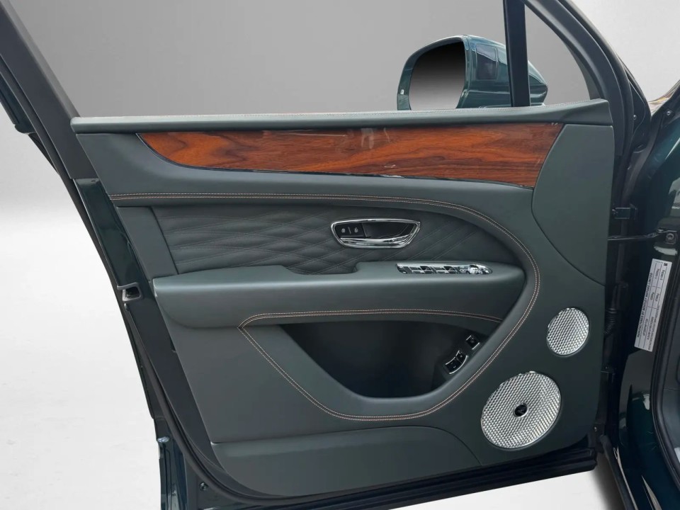 Bentley Bentayga Azure - foto 16