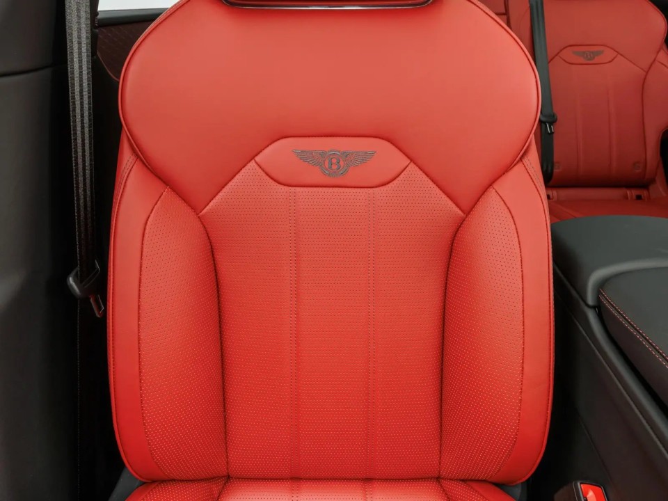 Bentley Bentayga S - foto 17