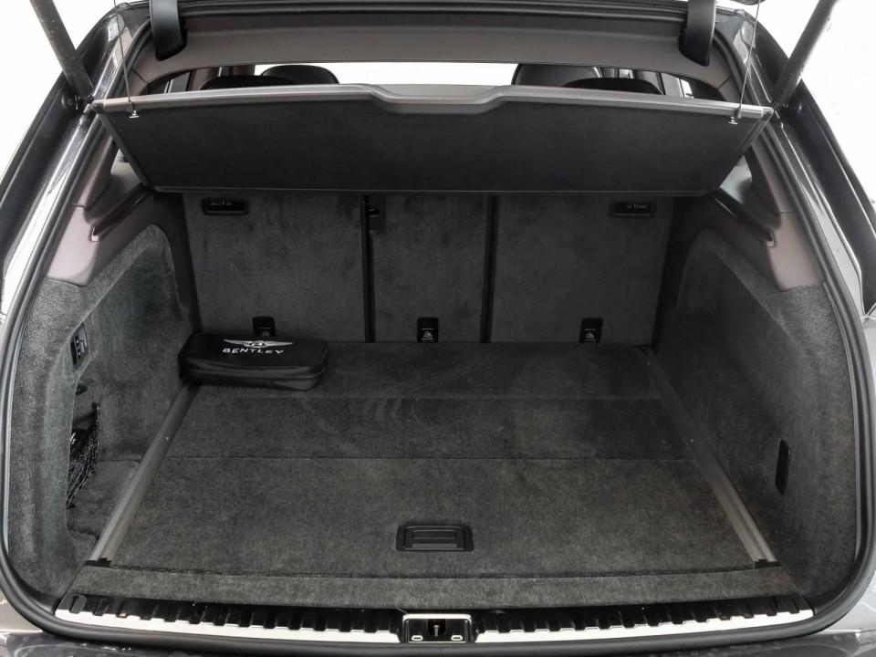Bentley Bentayga Azure - foto 29