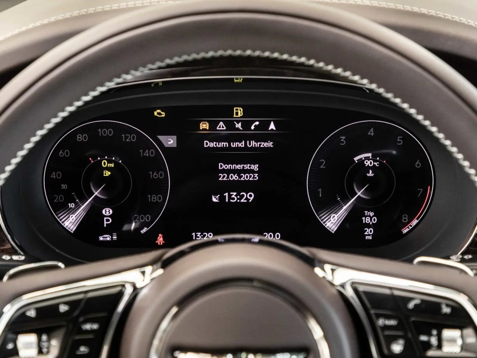 Bentley Bentayga Azure - foto 12