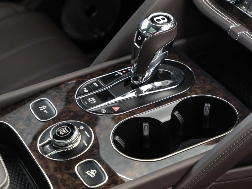 Bentley Bentayga Azure - foto 13