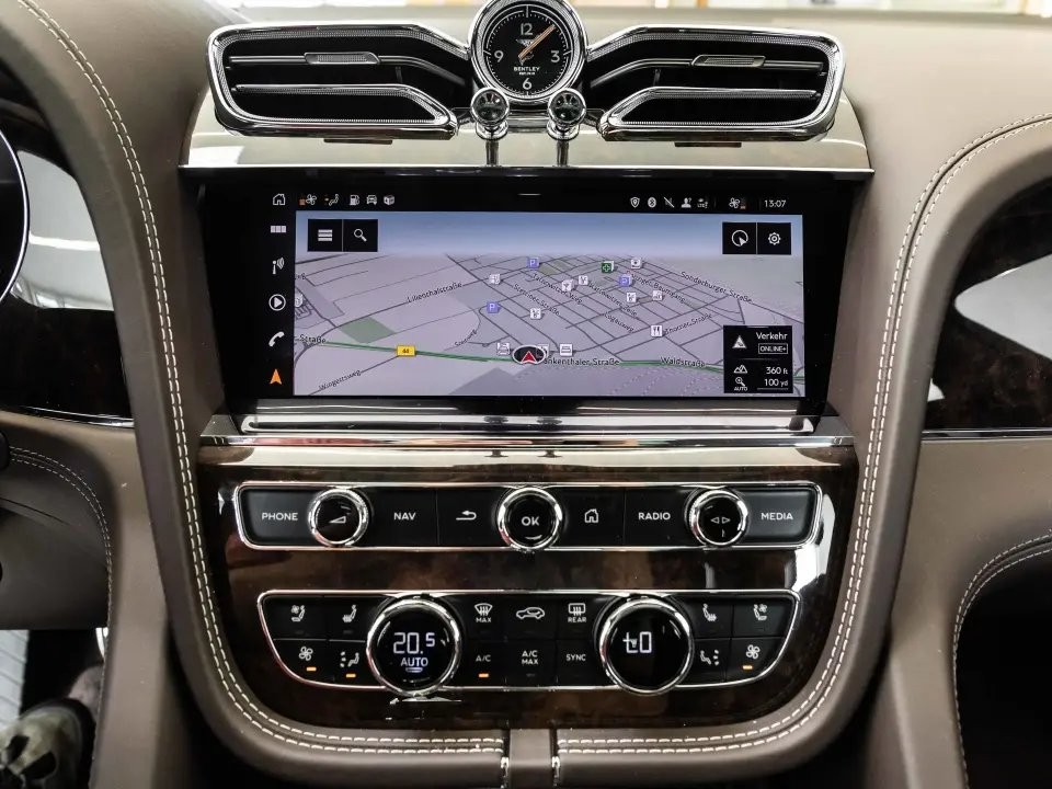 Bentley Bentayga Azure - foto 16