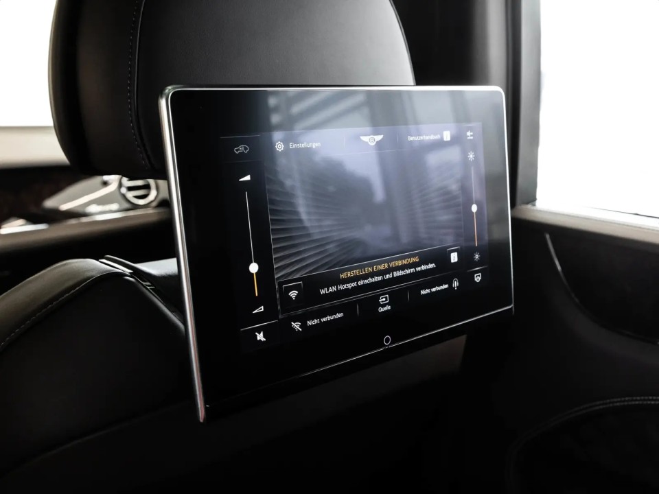 Bentley Bentayga Azure - foto 22