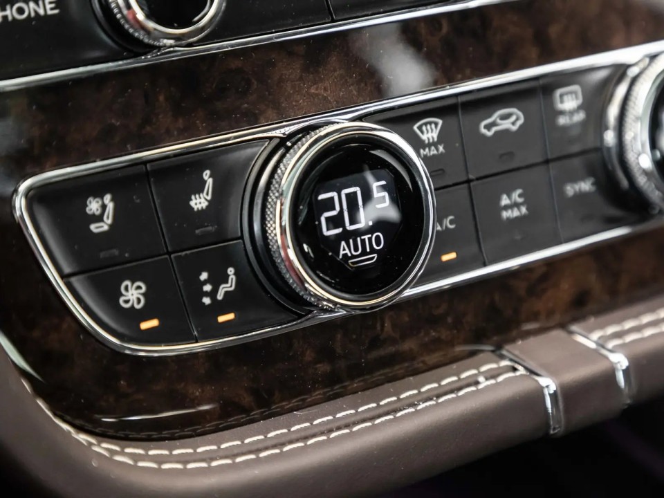 Bentley Bentayga Azure - foto 15