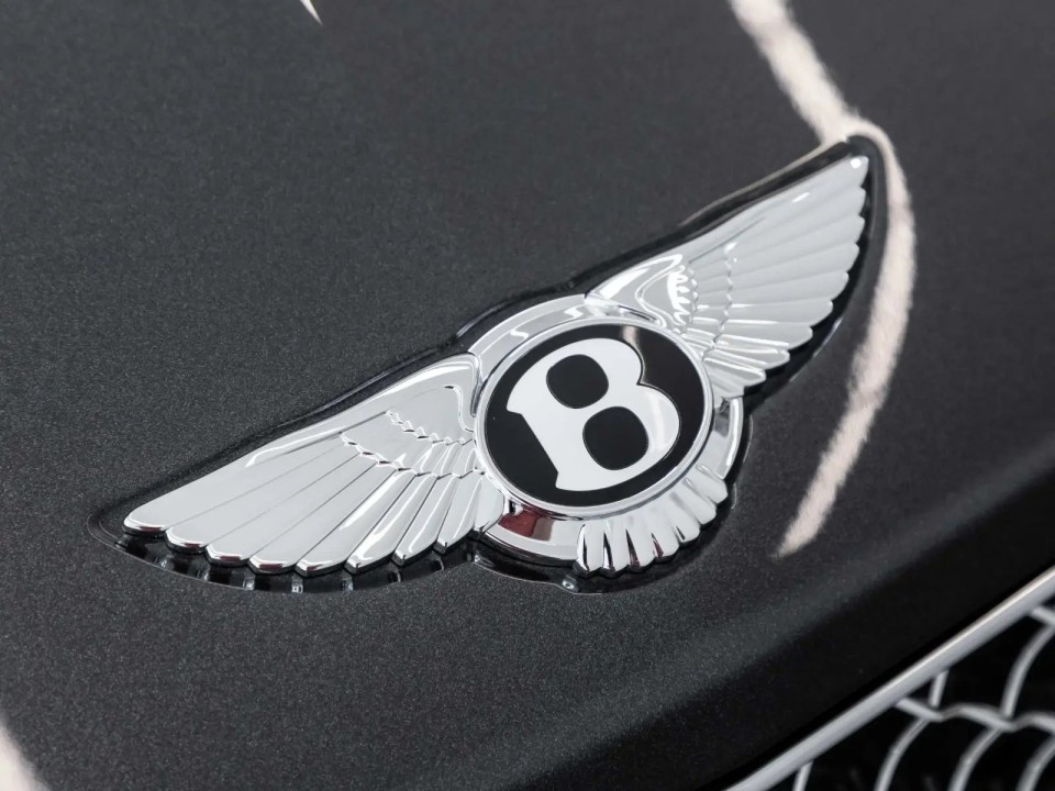 Bentley Bentayga Azure - foto 31