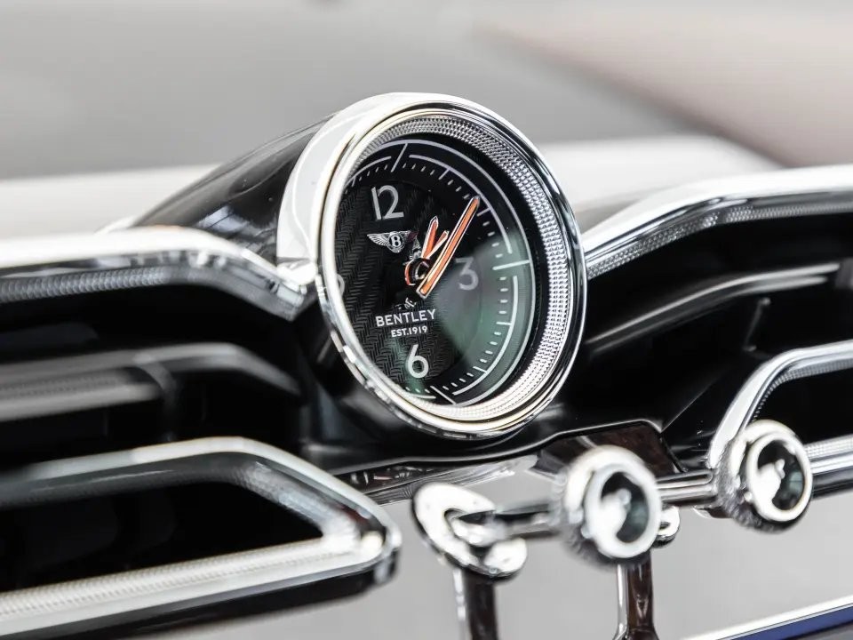 Bentley Bentayga Azure - foto 18