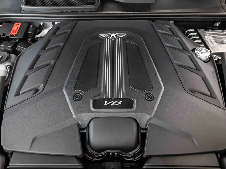 Bentley Bentayga Azure - foto 30