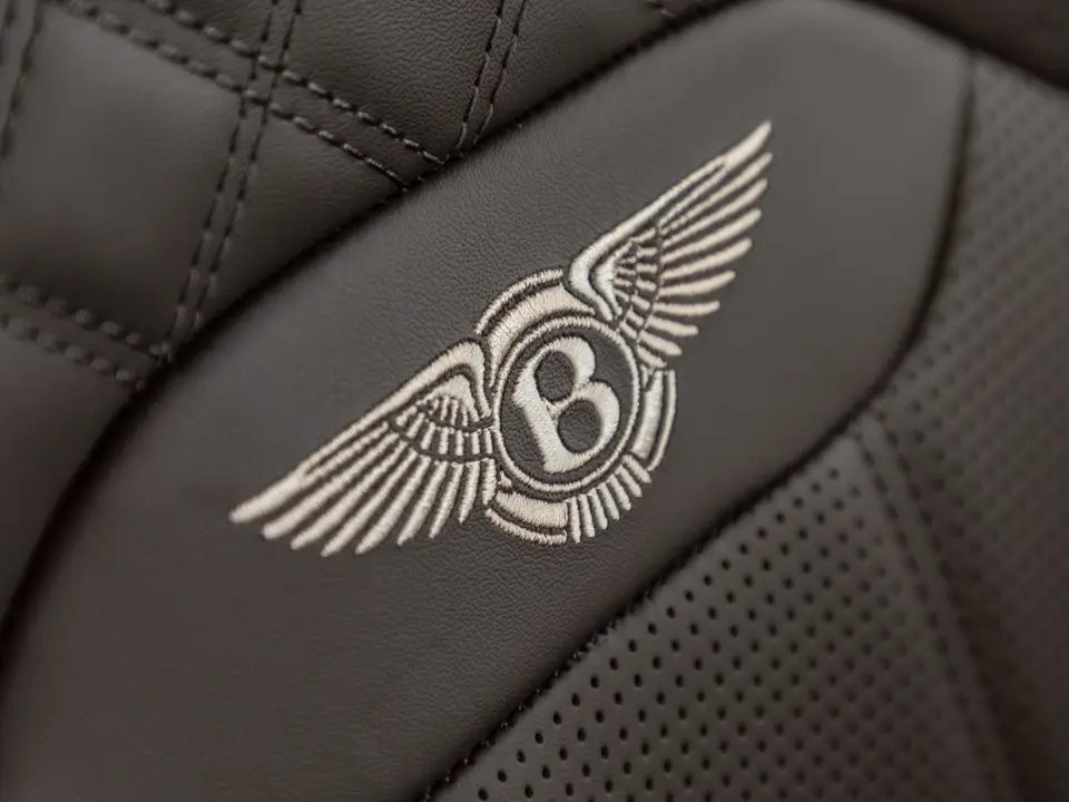 Bentley Bentayga Azure - foto 20