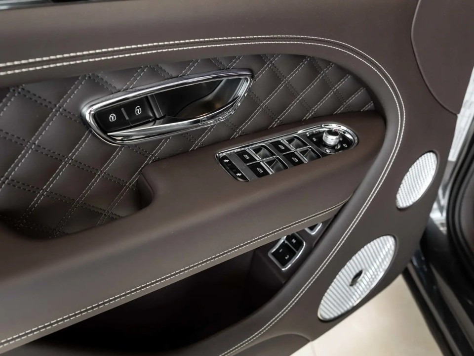 Bentley Bentayga Azure - foto 23