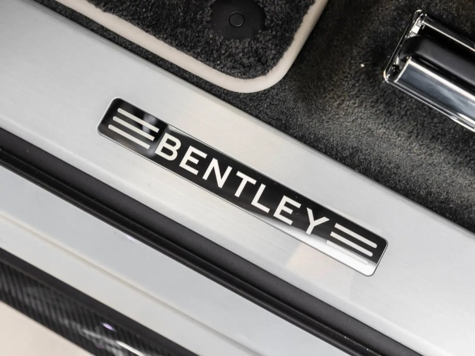 Bentley Bentayga - foto 25