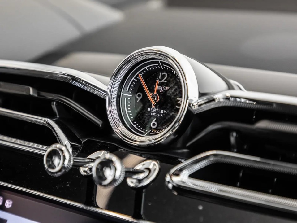 Bentley Bentayga - foto 15