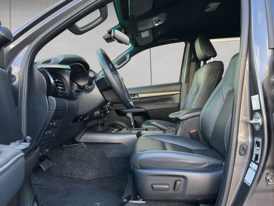 Toyota Hilux Double Cab Invincible - foto 10
