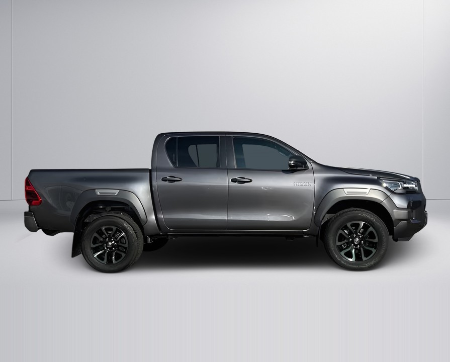 Toyota Hilux Double Cab Invincible (2)