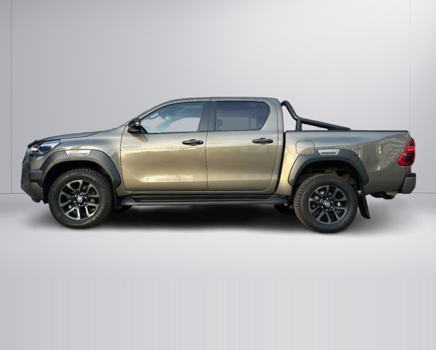 Toyota Hilux Invincible (2)