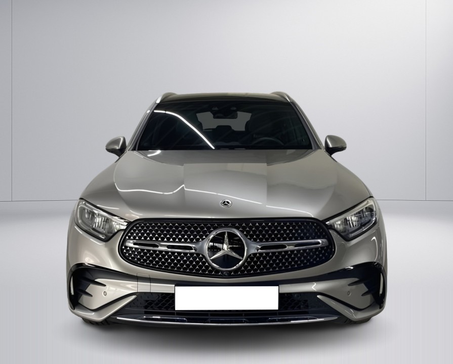 Mercedes-Benz GLC 300 4MATIC AMG Line (2)