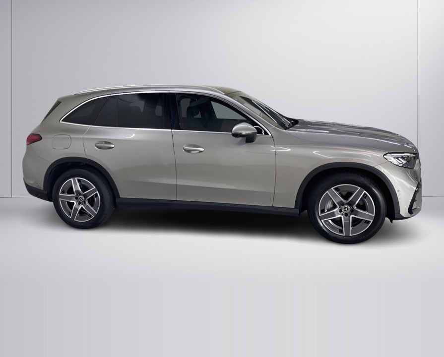 Mercedes-Benz GLC 300 4MATIC AMG Line (3)