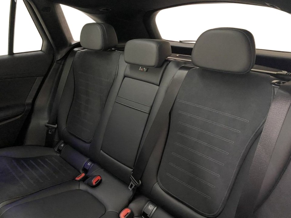 Mercedes-Benz GLC 300 4MATIC AMG Line - foto 7