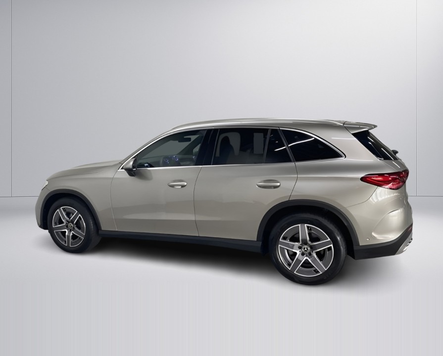 Mercedes-Benz GLC 300 4MATIC AMG Line (5)