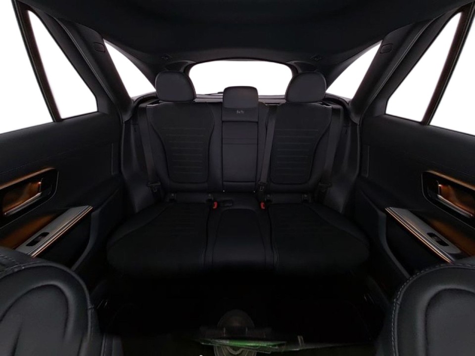 Mercedes-Benz GLC 300 4MATIC AMG Line (4)