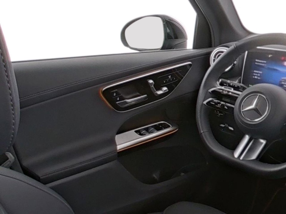 Mercedes-Benz GLC 300 4MATIC AMG Line - foto 6