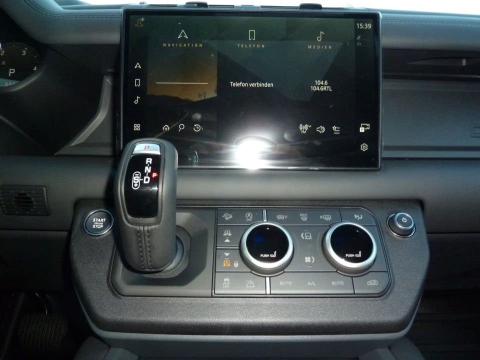 Land Rover Defender P300e HSE - foto 13