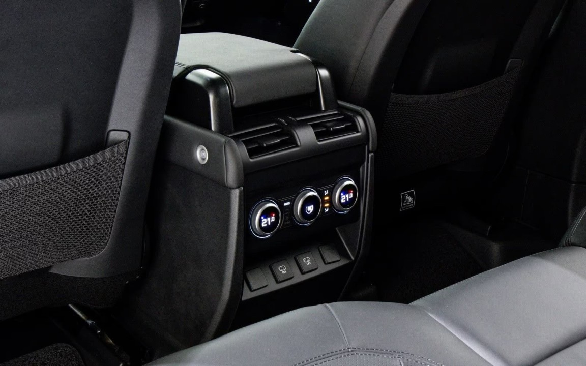 Land Rover Defender P300e HSE - foto 17