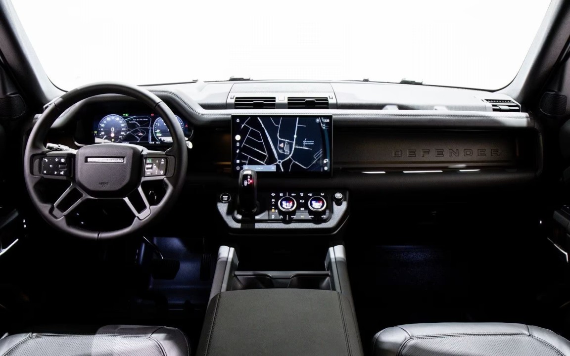 Land Rover Defender P300e HSE - foto 6