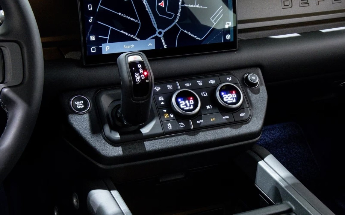 Land Rover Defender P300e HSE - foto 10