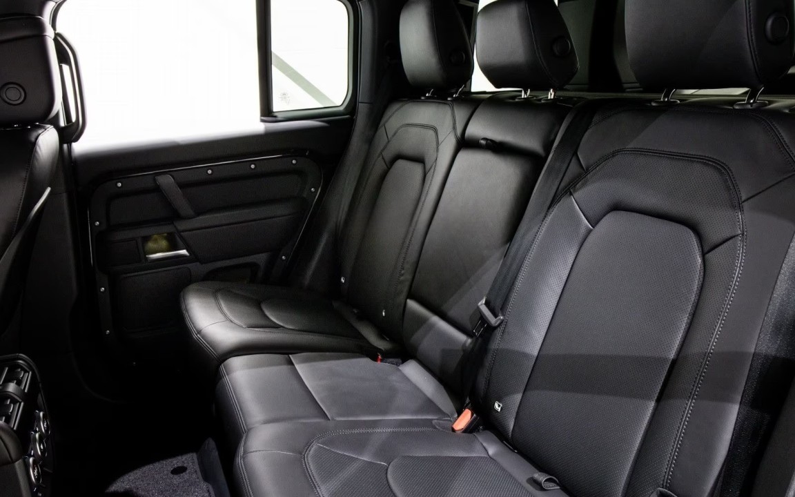 Land Rover Defender P300e HSE - foto 13