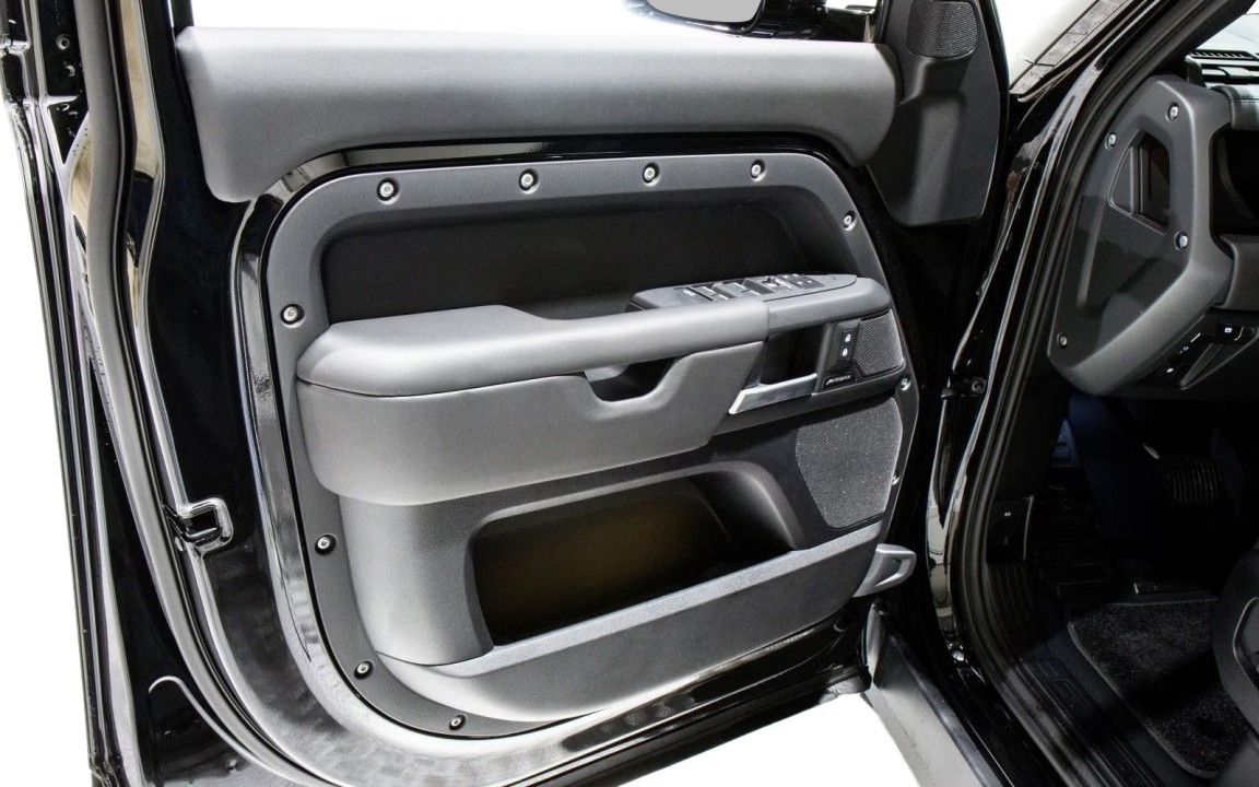 Land Rover Defender P300e HSE - foto 18