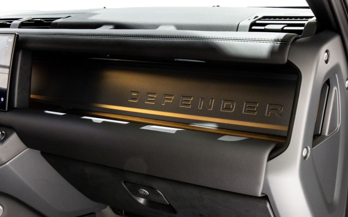 Land Rover Defender P300e HSE - foto 12