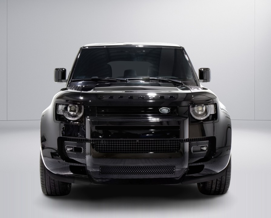 Land Rover Defender P300e HSE (2)