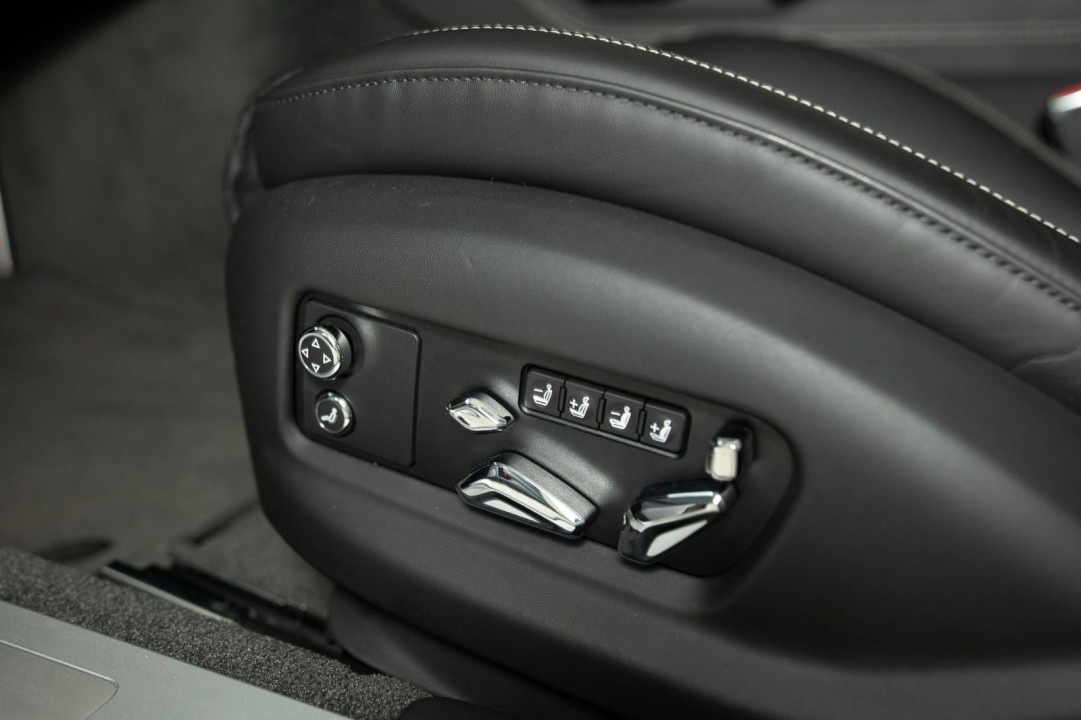 Bentley Flying Spur Azure - foto 20