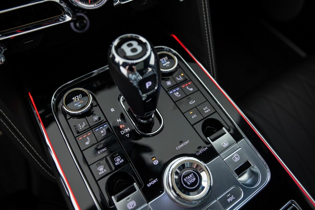 Bentley Flying Spur Azure - foto 17