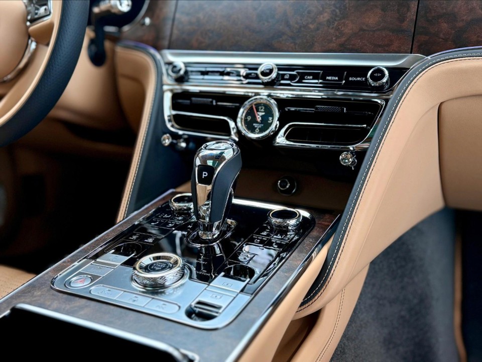 Bentley Flying Spur Azure - foto 14