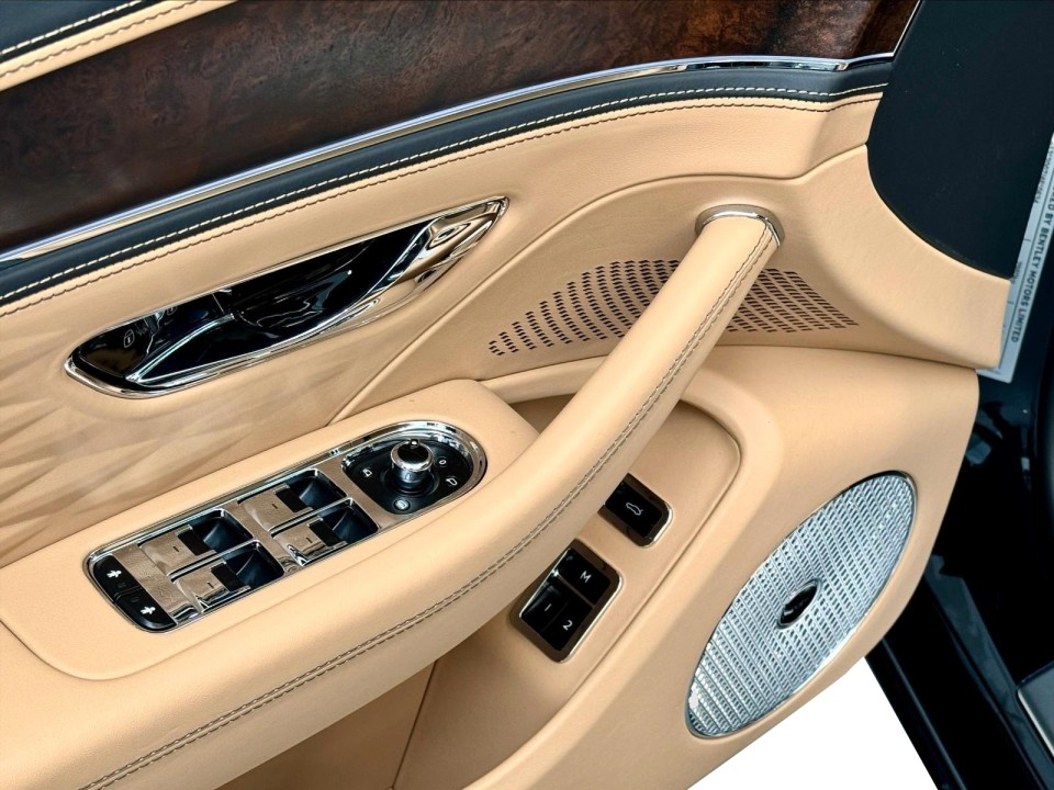 Bentley Flying Spur Azure - foto 21