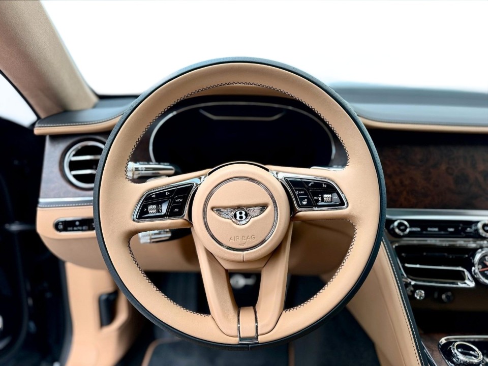 Bentley Flying Spur Azure - foto 13