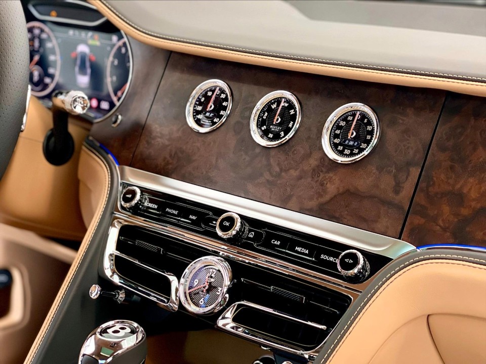 Bentley Flying Spur Azure - foto 15