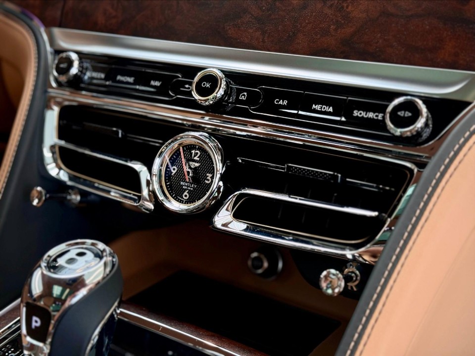 Bentley Flying Spur Azure - foto 19