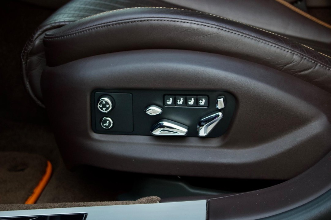 Bentley Flying Spur - foto 14