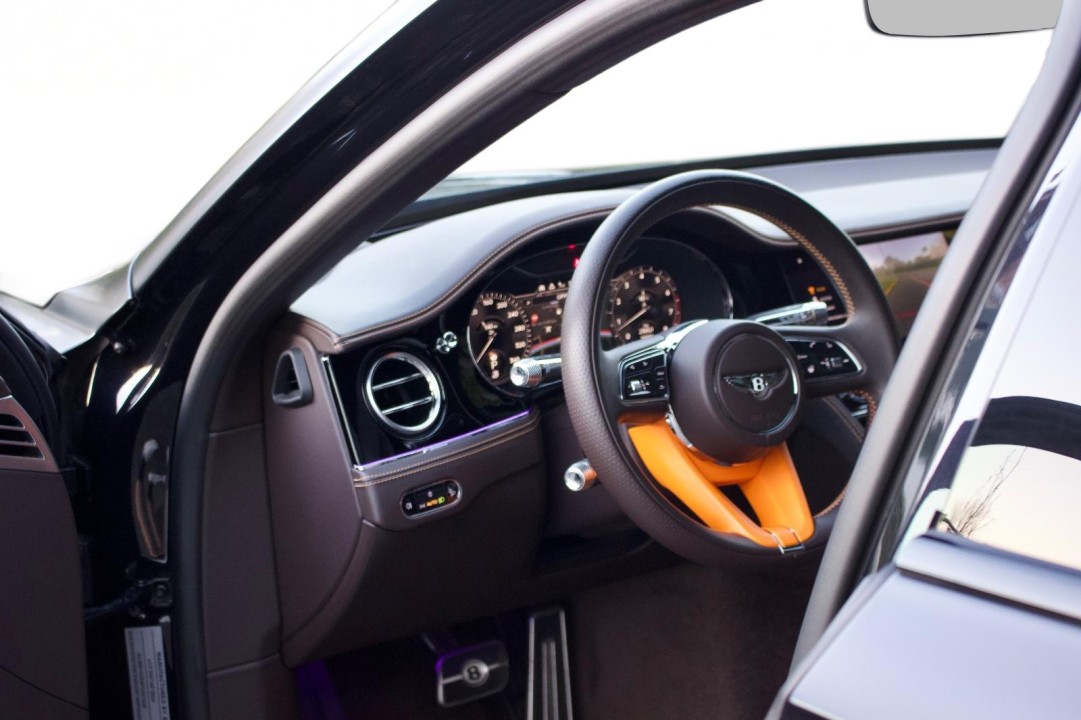 Bentley Flying Spur - foto 13